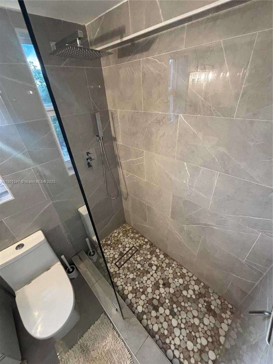 Small Image of 1498 JEFFERSON AVE #405, Miami Beach Number 21