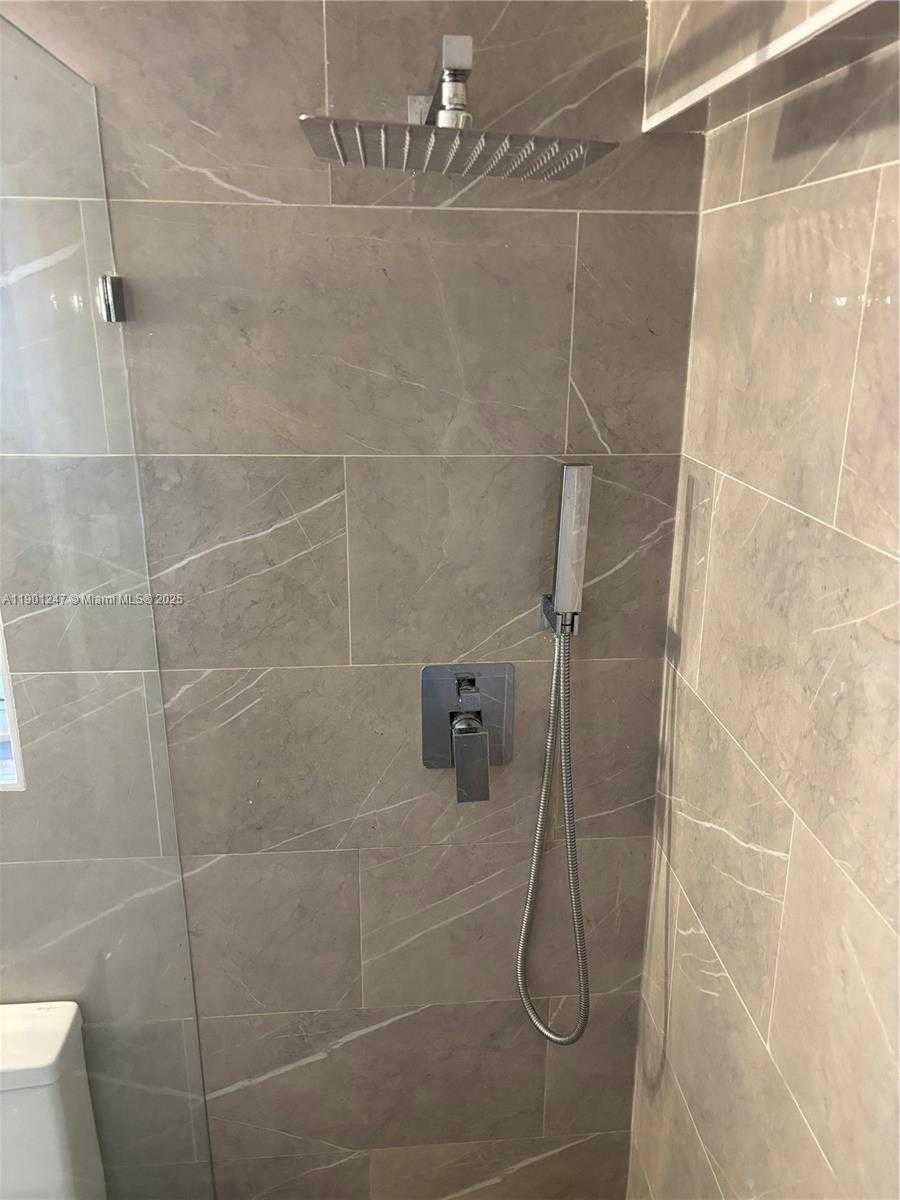 Small Image of 1498 JEFFERSON AVE #405, Miami Beach Number 22