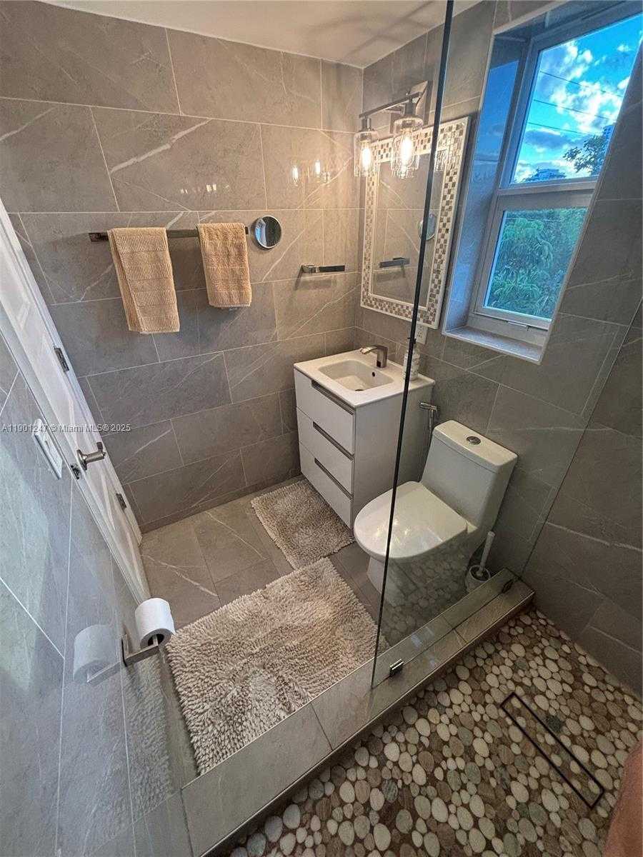 Small Image of 1498 JEFFERSON AVE #405, Miami Beach Number 23