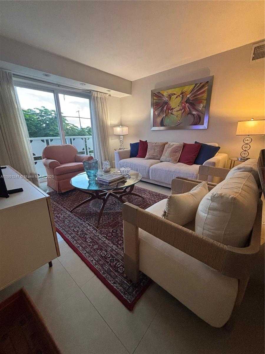 Small Image of 1498 JEFFERSON AVE #405, Miami Beach Number 3
