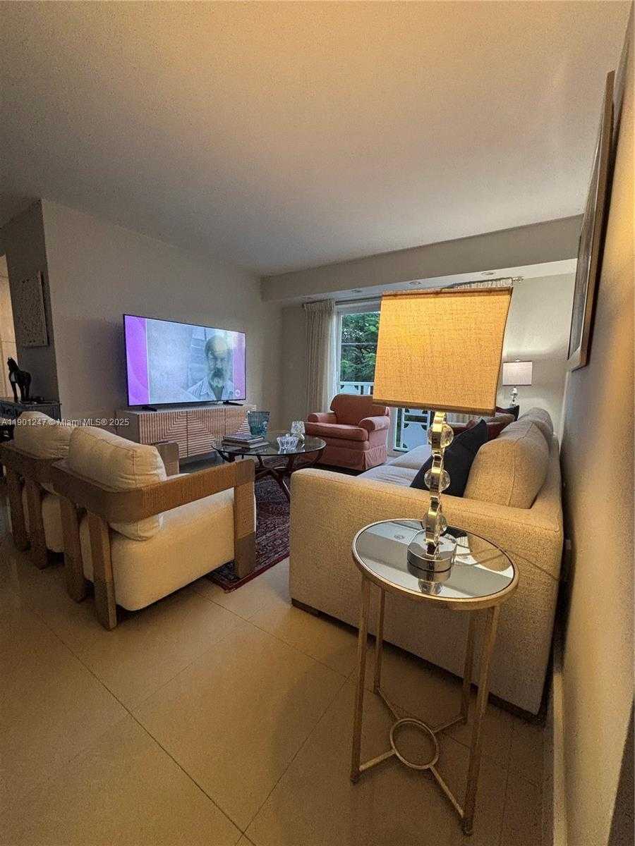 Small Image of 1498 JEFFERSON AVE #405, Miami Beach Number 4