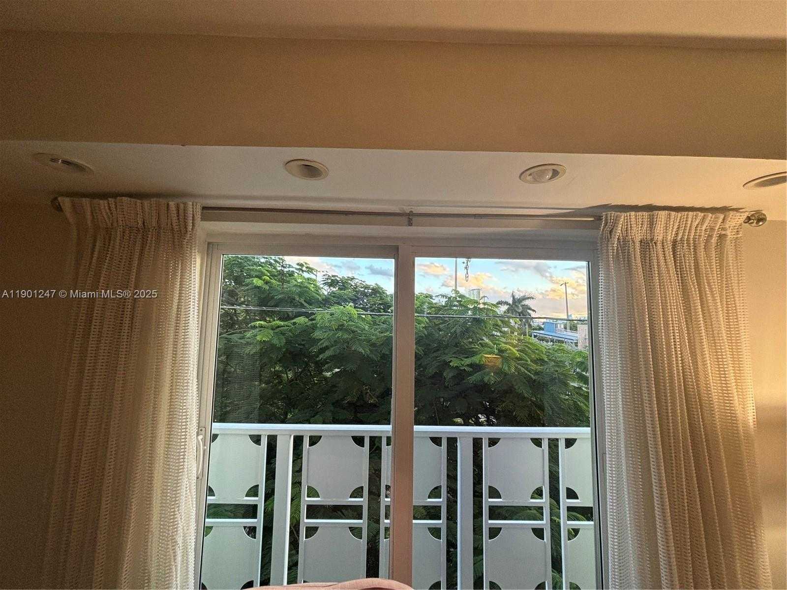 Small Image of 1498 JEFFERSON AVE #405, Miami Beach Number 7