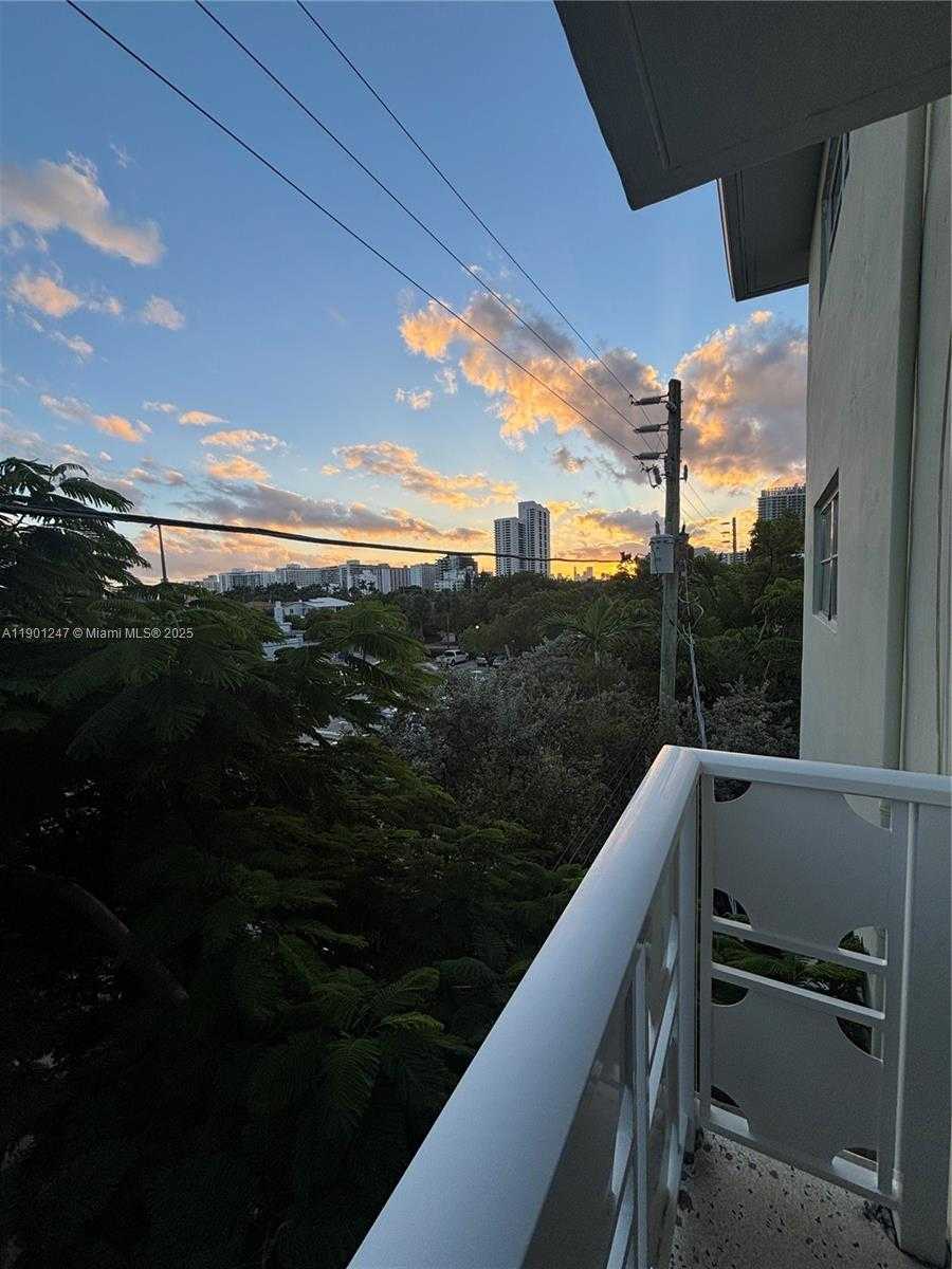 Small Image of 1498 JEFFERSON AVE #405, Miami Beach Number 9