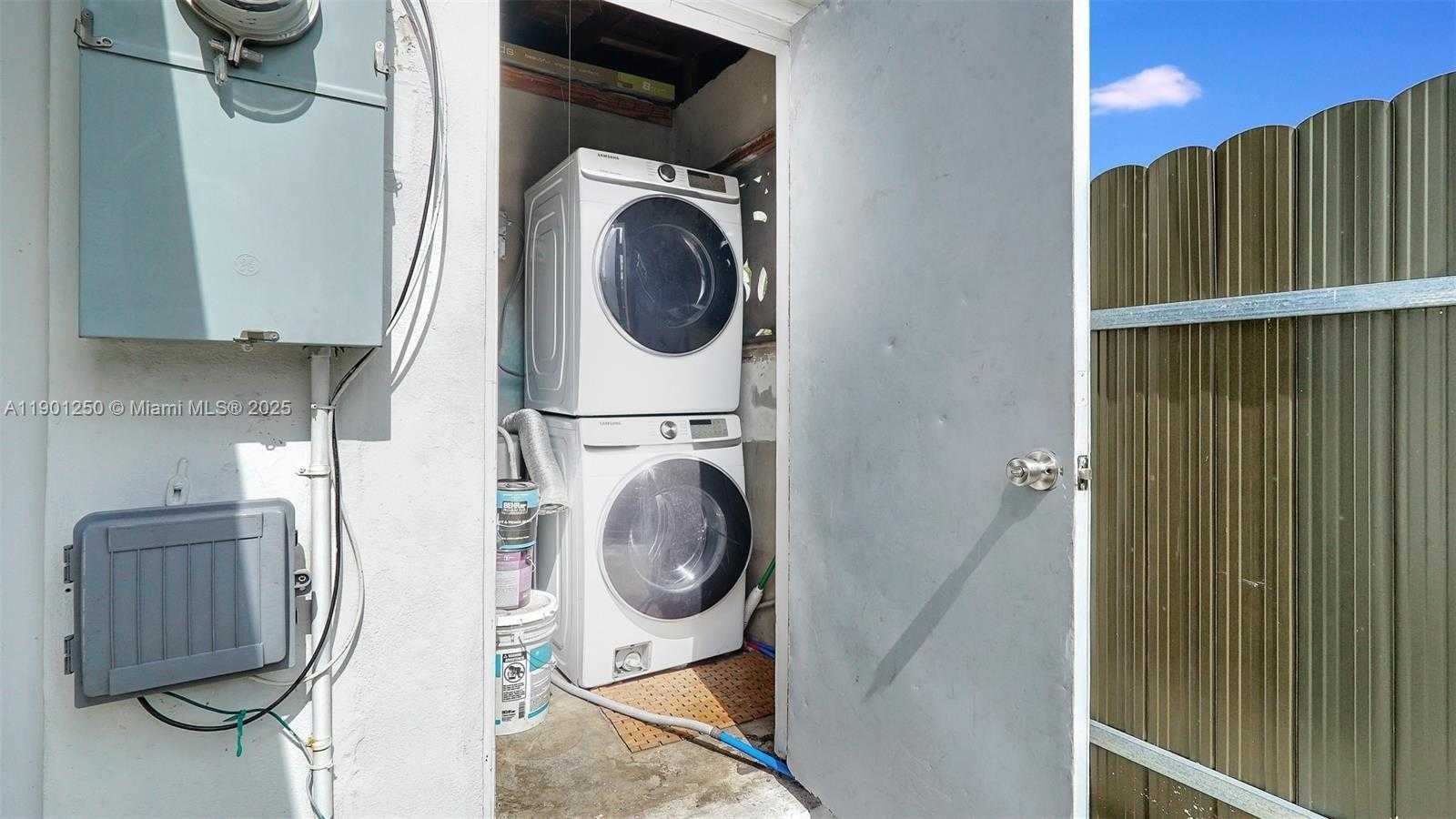 Small Image of 6408 GRANT CT, Hollywood Number 11