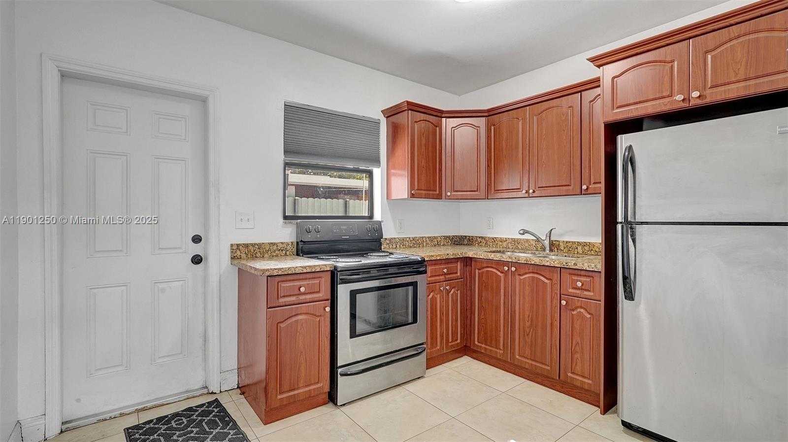 Small Image of 6408 GRANT CT, Hollywood Number 2