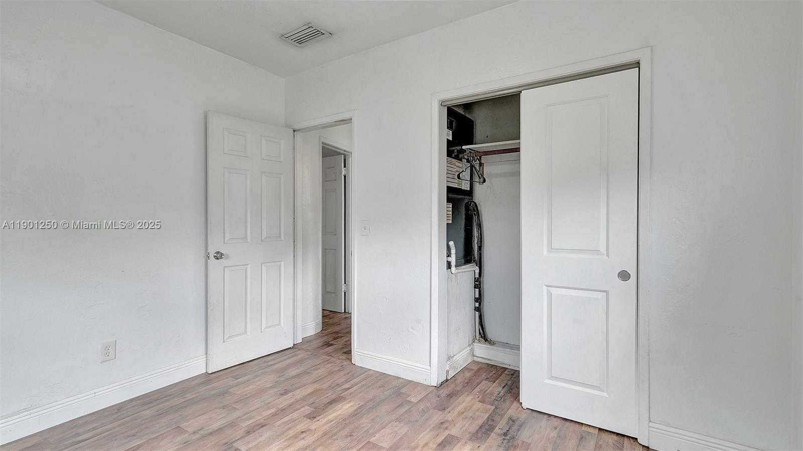 Small Image of 6408 GRANT CT, Hollywood Number 8