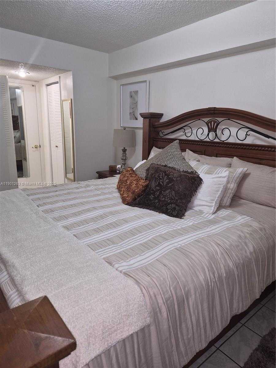 Small Image of 201 180TH DR #411, Sunny Isles Beach Number 17