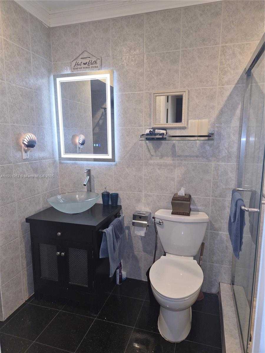 Small Image of 201 180TH DR #411, Sunny Isles Beach Number 21