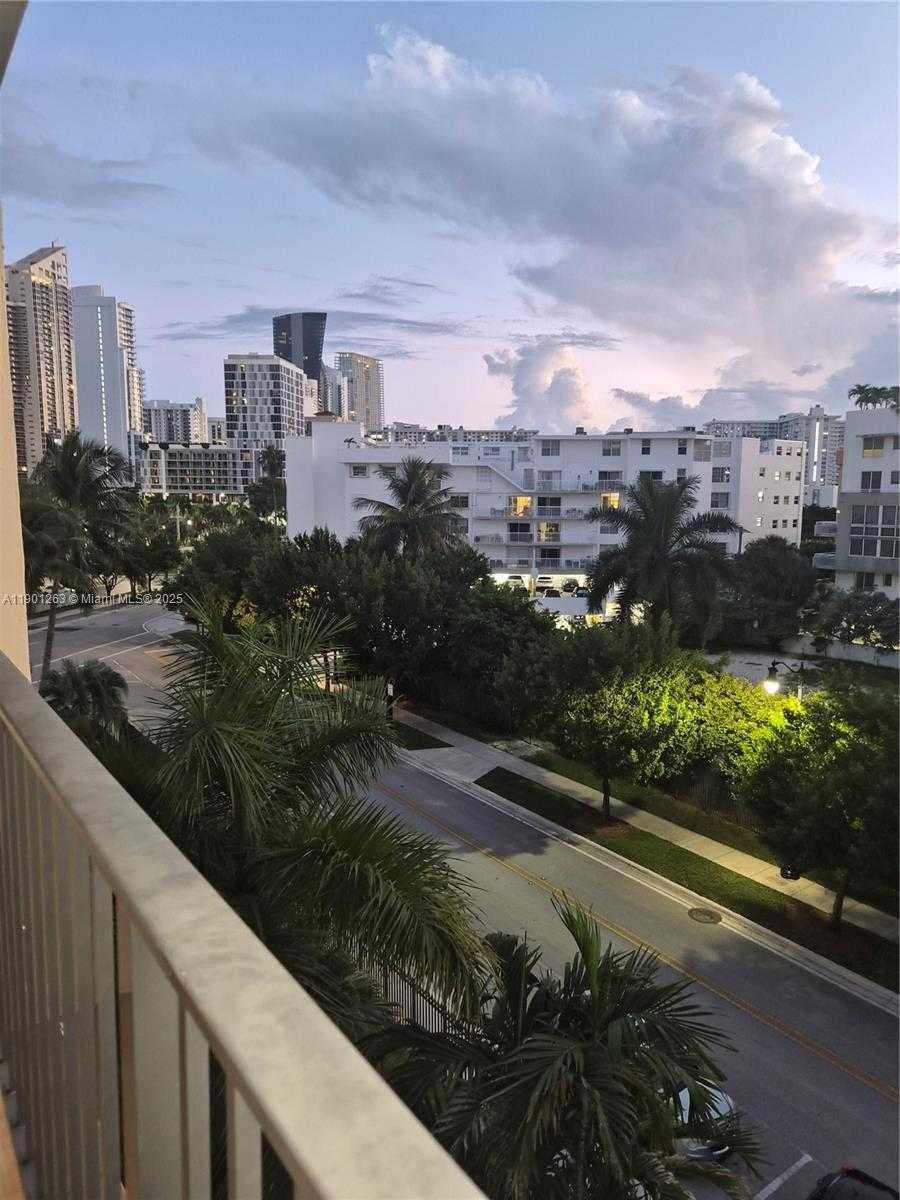 Small Image of 201 180TH DR #411, Sunny Isles Beach Number 27
