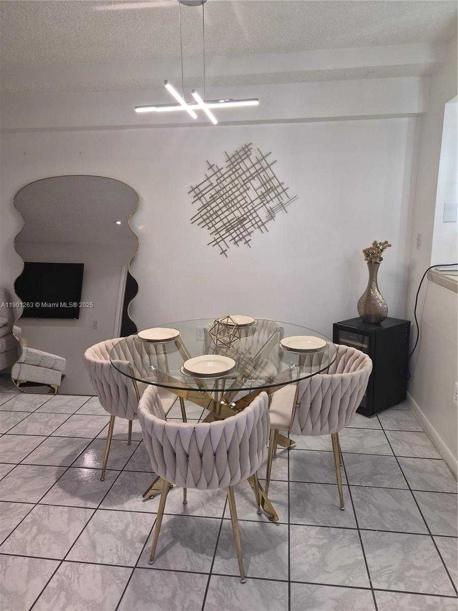 Small Image of 201 180TH DR #411, Sunny Isles Beach Number 8