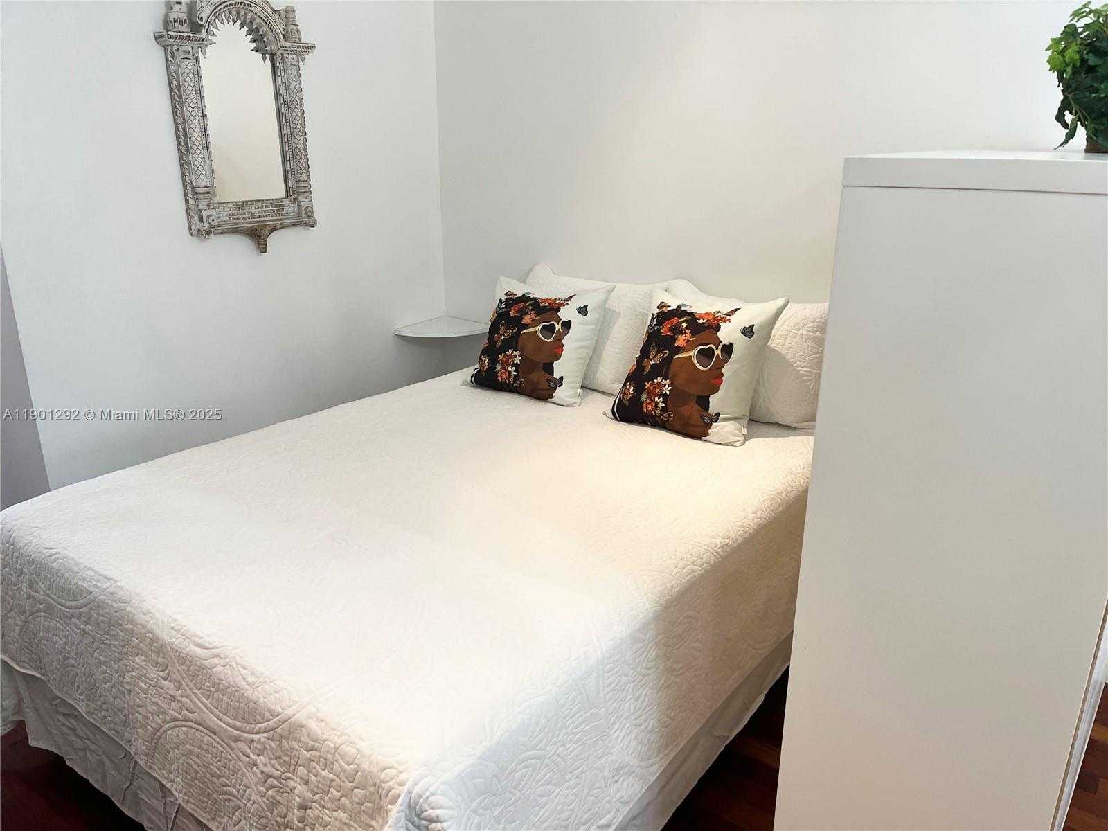 Small Image of 1340 DREXEL AVE #406, Miami Beach Number 17