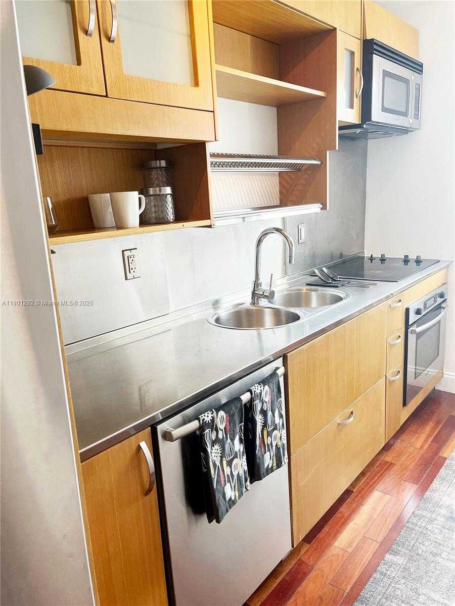 Small Image of 1340 DREXEL AVE #406, Miami Beach Number 19