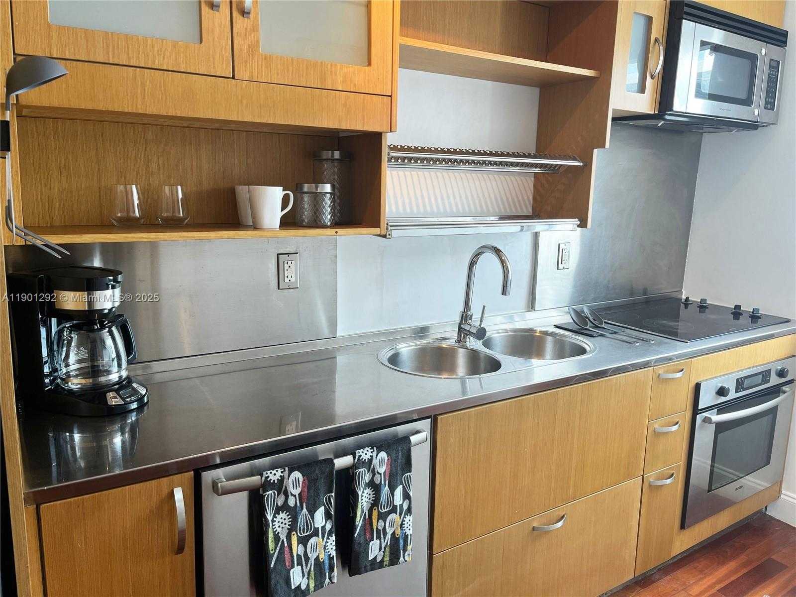 Small Image of 1340 DREXEL AVE #406, Miami Beach Number 21