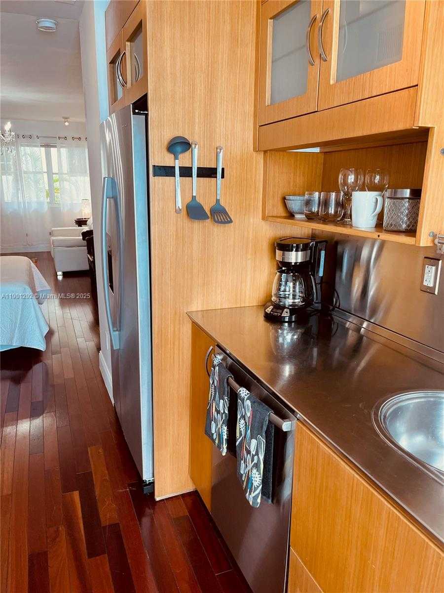 Small Image of 1340 DREXEL AVE #406, Miami Beach Number 22