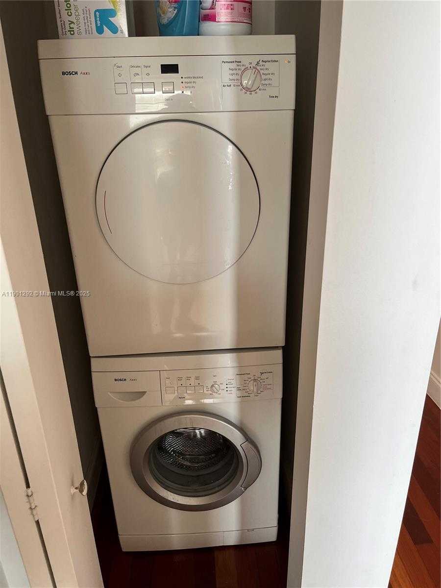 Small Image of 1340 DREXEL AVE #406, Miami Beach Number 28