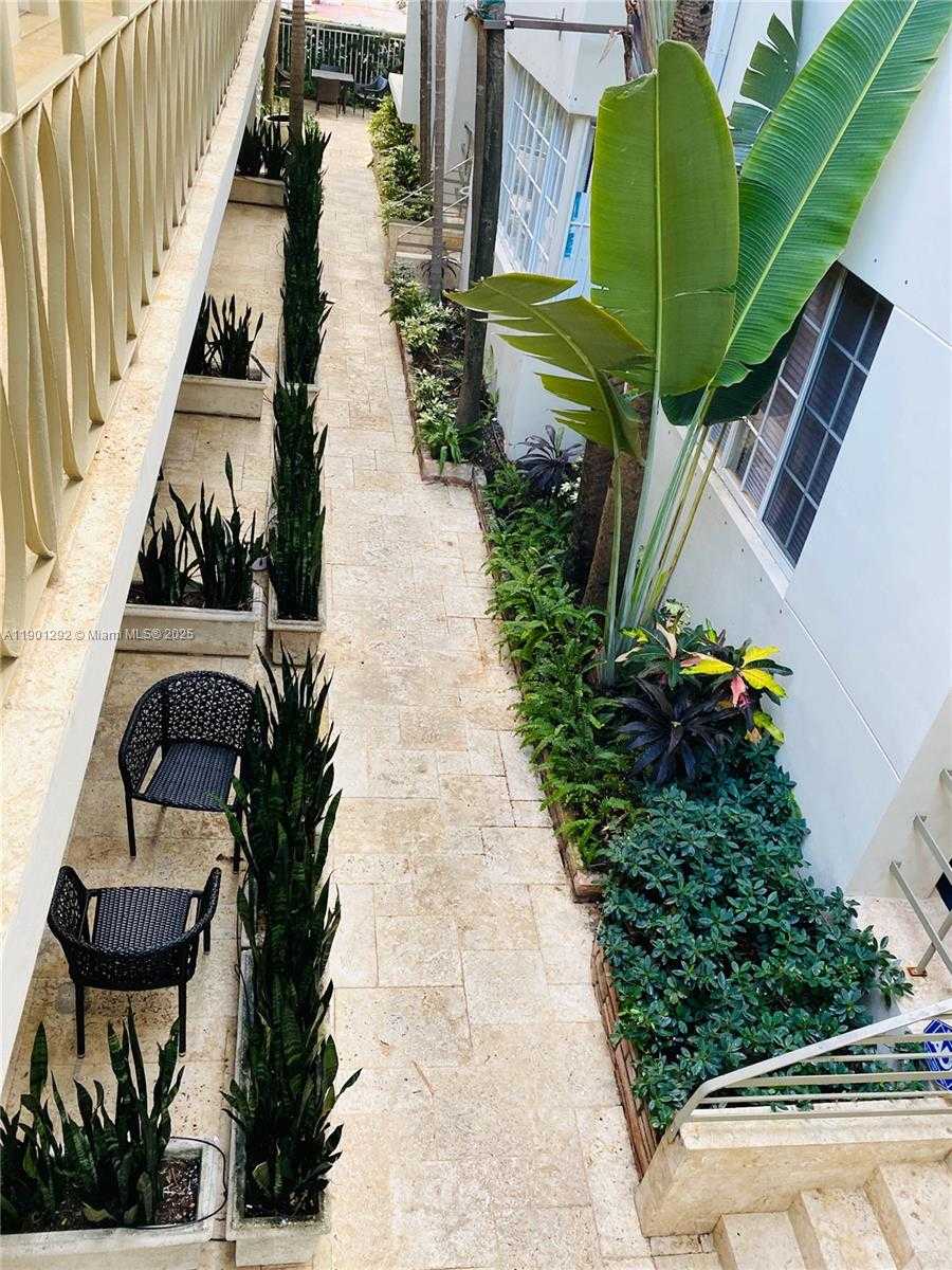 Small Image of 1340 DREXEL AVE #406, Miami Beach Number 31