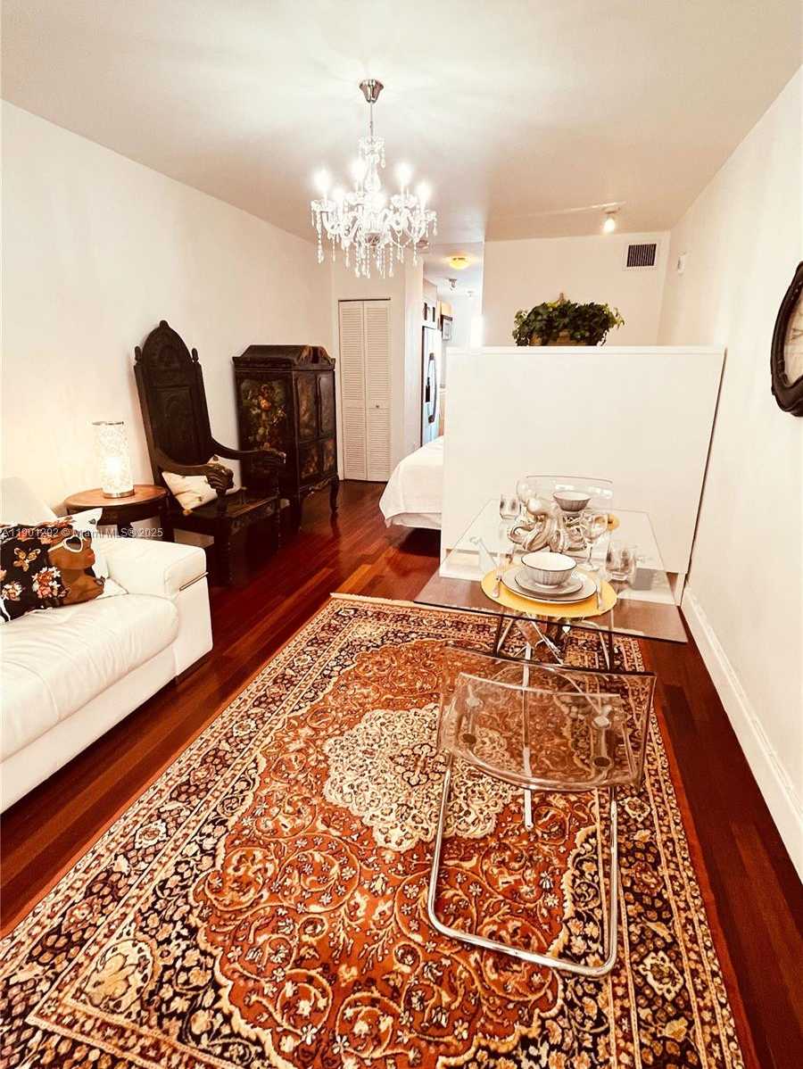 Small Image of 1340 DREXEL AVE #406, Miami Beach Number 4