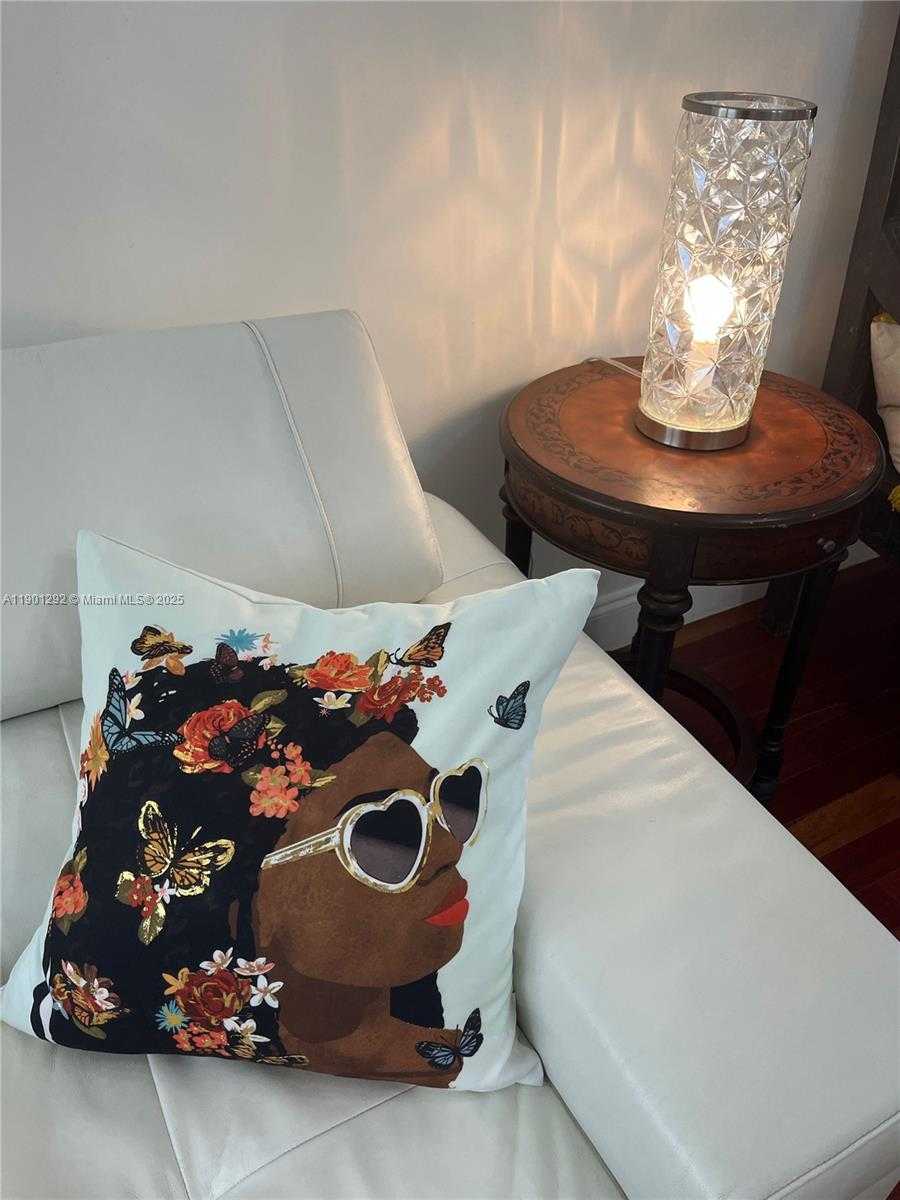 Small Image of 1340 DREXEL AVE #406, Miami Beach Number 8