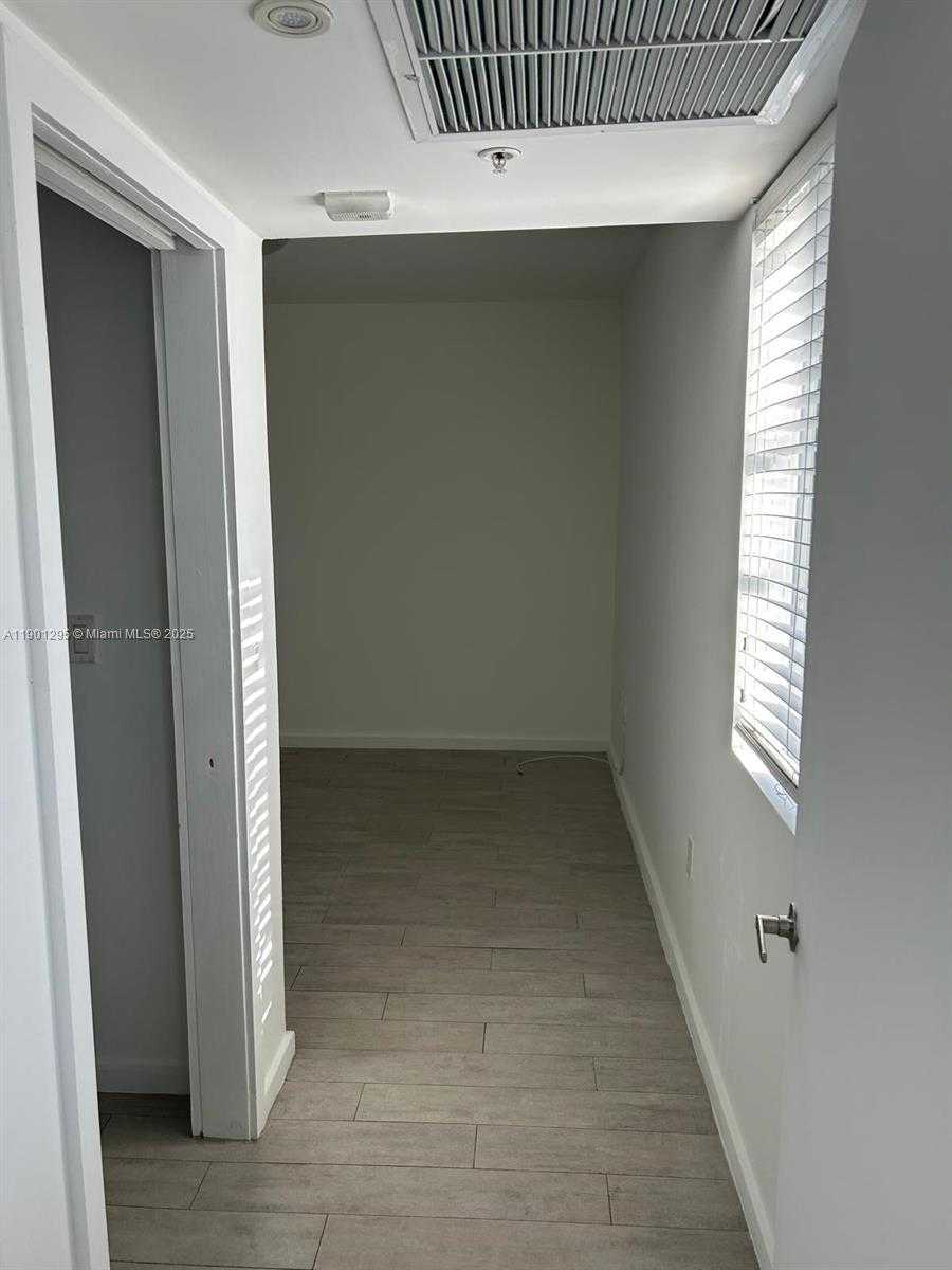 Small Image of 1601 MERIDIAN AVE #201, Miami Beach Number 8