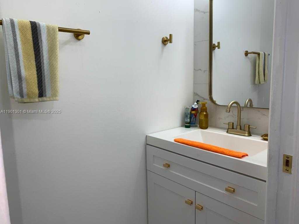 Small Image of 14804 SOUTH WEST 155TH PL #14804, Miami Number 11