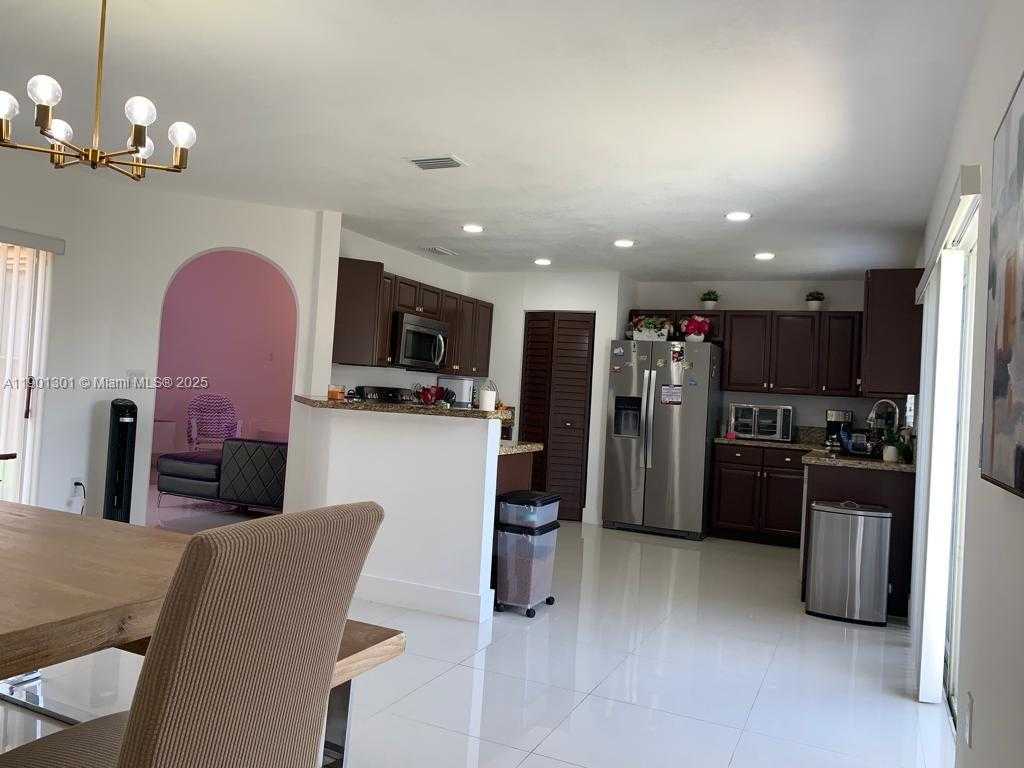Small Image of 14804 SOUTH WEST 155TH PL #14804, Miami Number 6