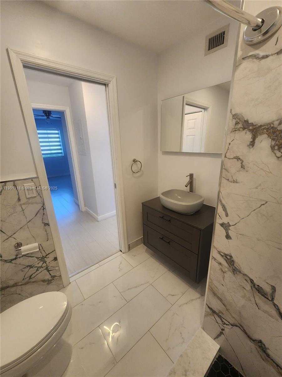 Small Image of 4440 NORTH WEST 107TH AVE #305-7, Doral Number 10