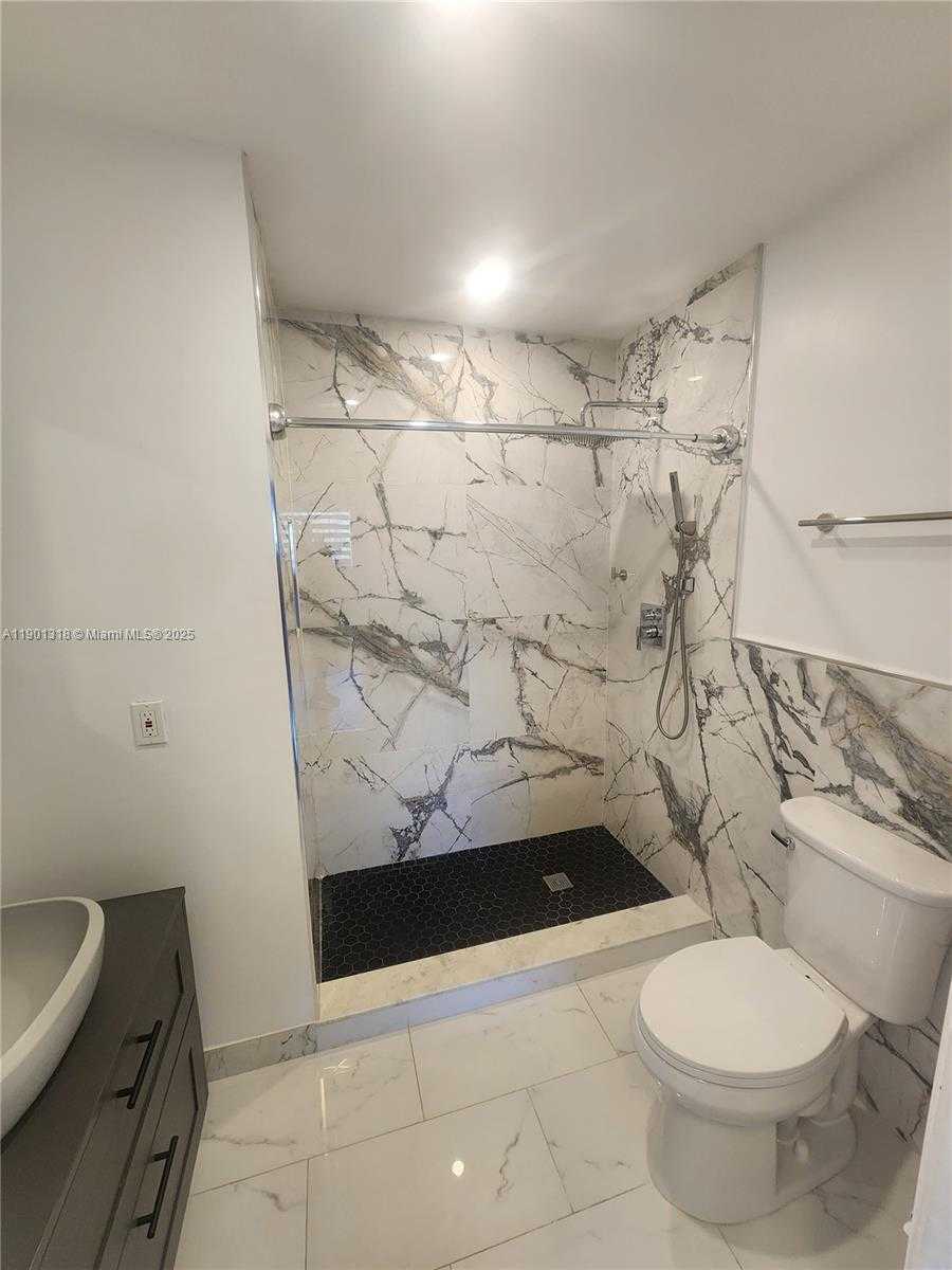 Small Image of 4440 NORTH WEST 107TH AVE #305-7, Doral Number 6