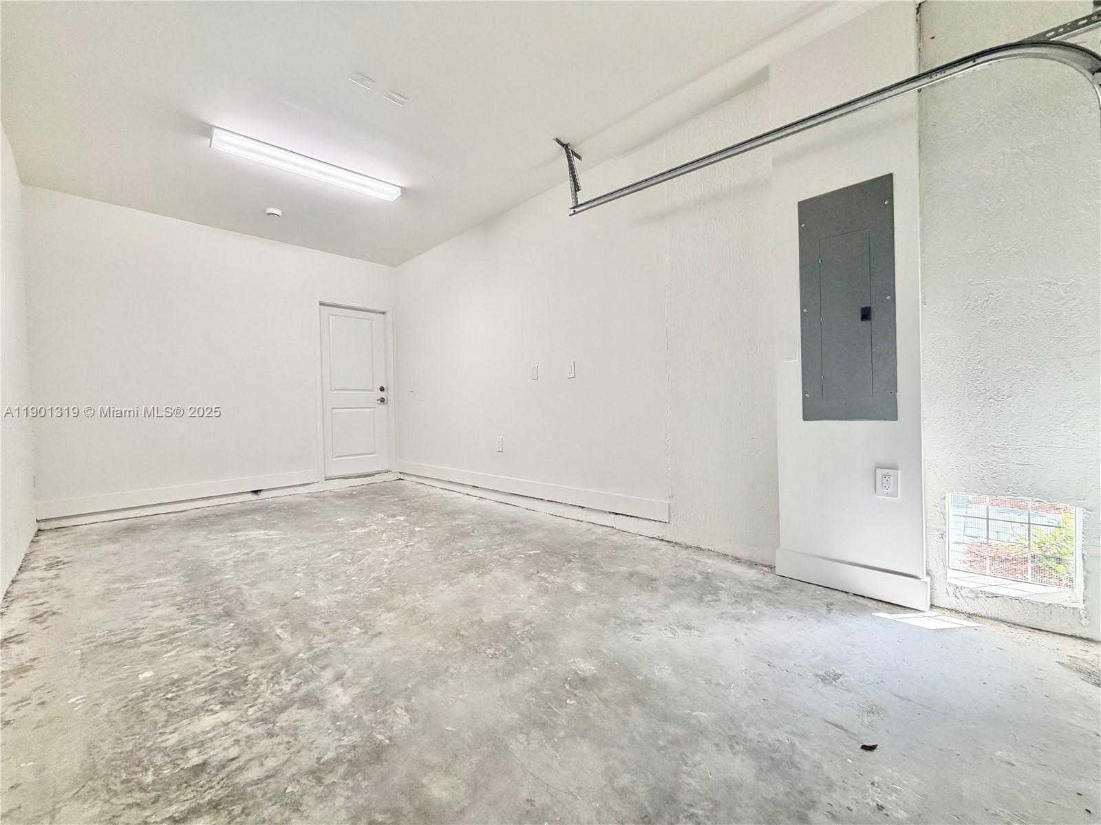 Small Image of 19113 SOUTH WEST 344 TER #19113, Miami Number 12