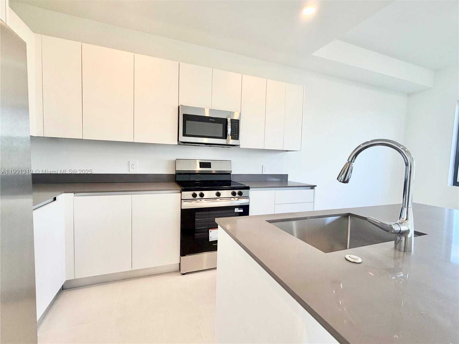 Small Image of 19113 SOUTH WEST 344 TER #19113, Miami Number 17