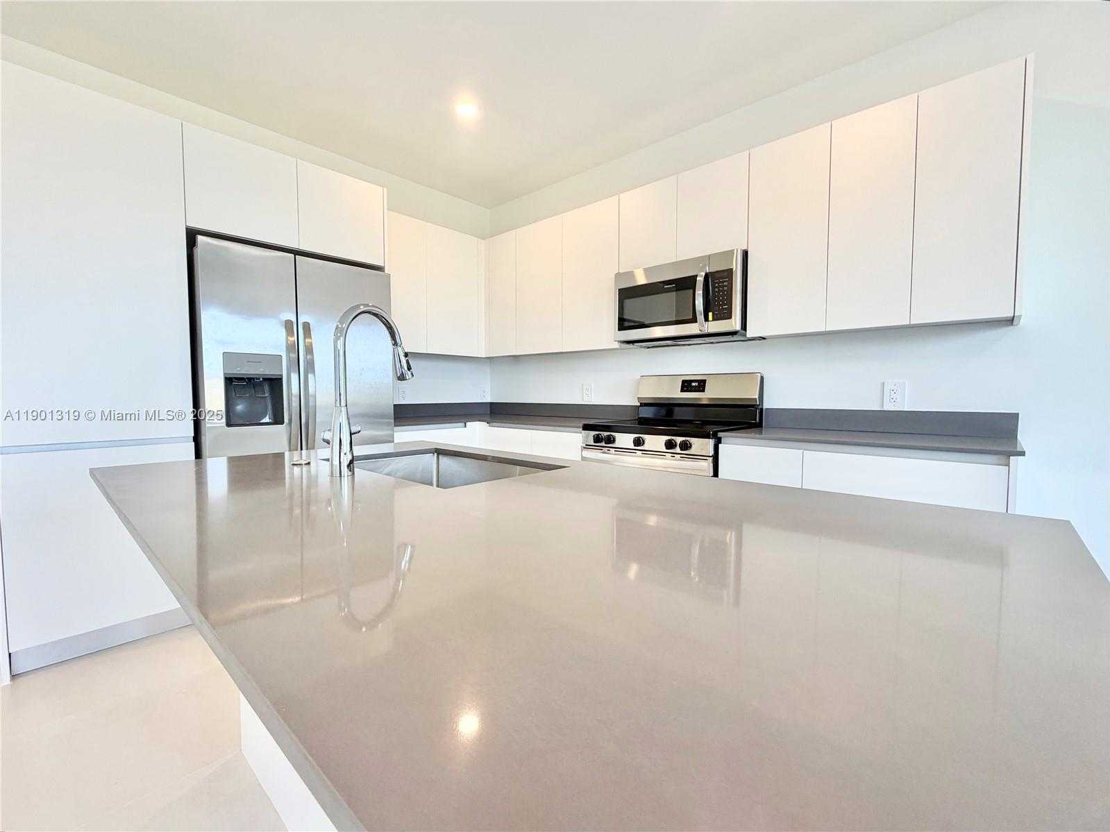 Small Image of 19113 SOUTH WEST 344 TER #19113, Miami Number 18