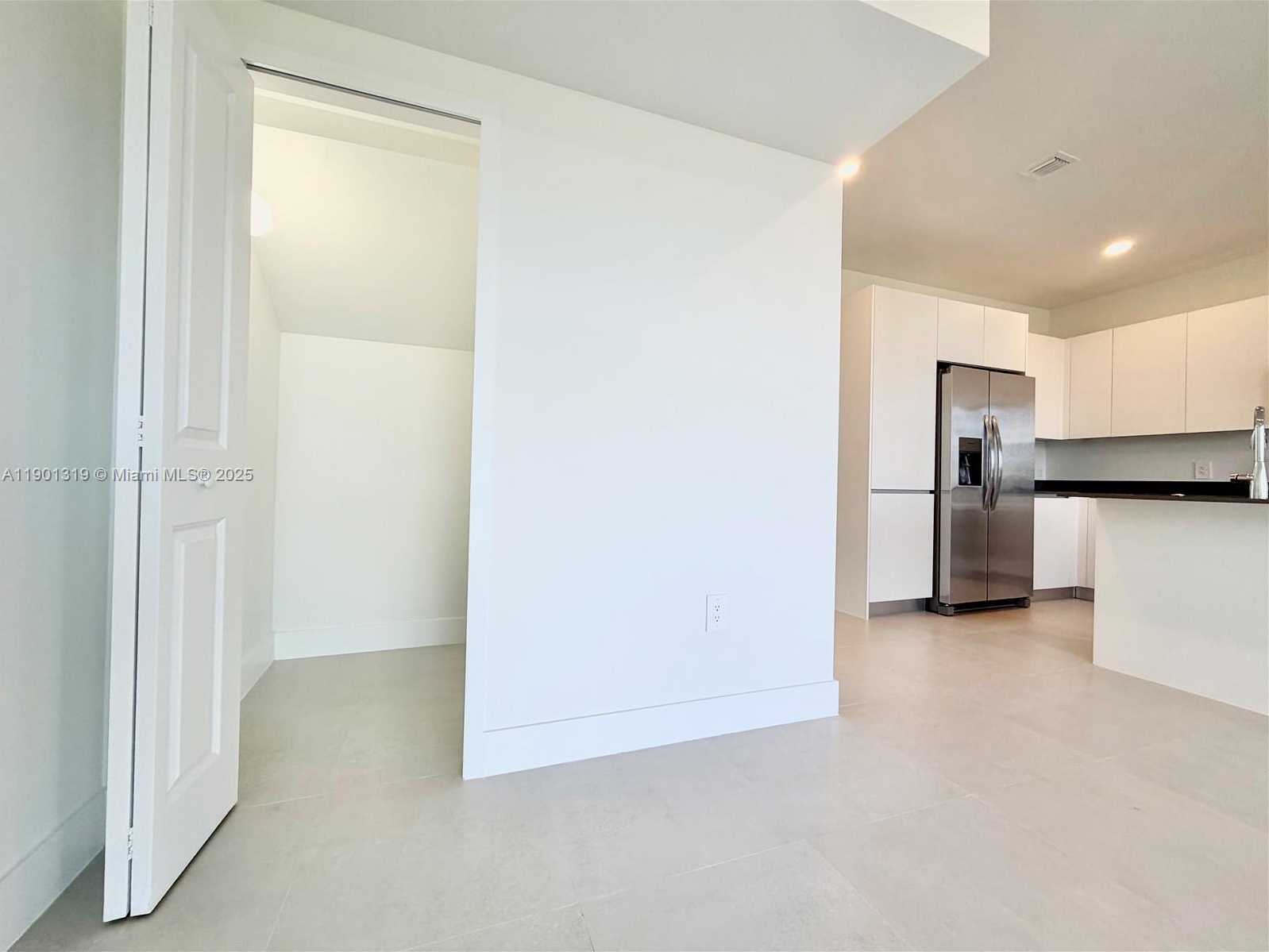 Small Image of 19113 SOUTH WEST 344 TER #19113, Miami Number 25