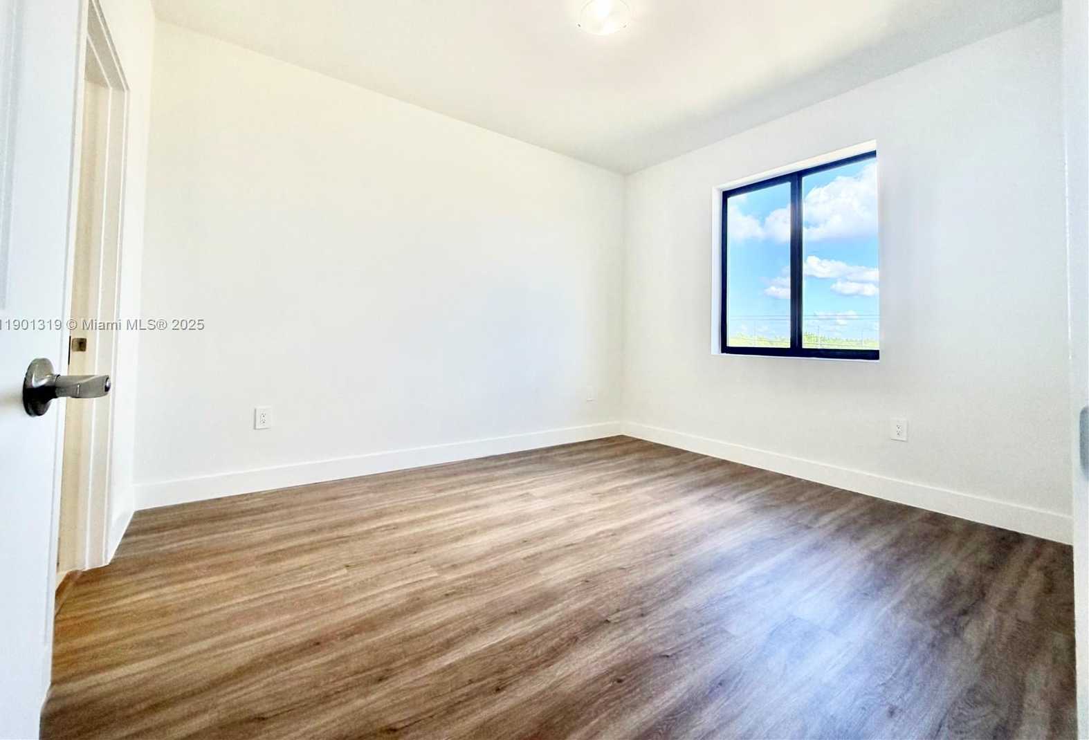 Small Image of 19113 SOUTH WEST 344 TER #19113, Miami Number 37