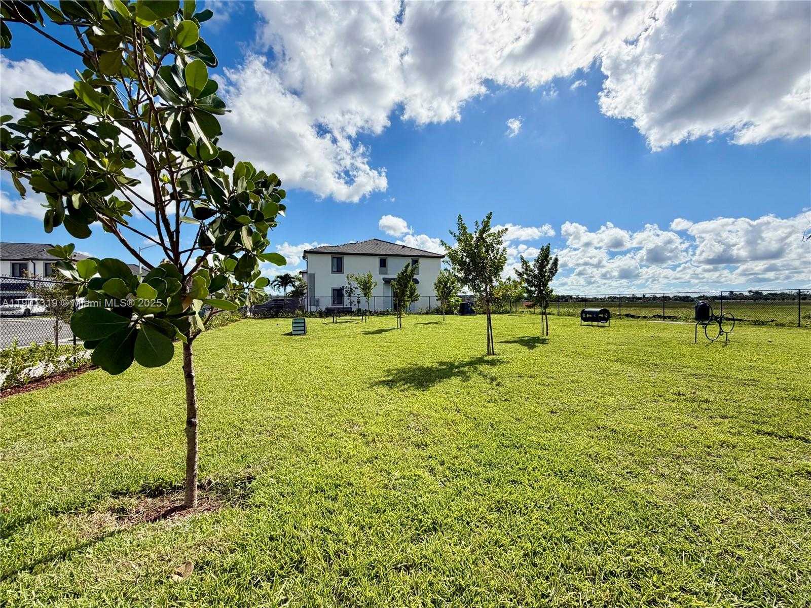 Small Image of 19113 SOUTH WEST 344 TER #19113, Miami Number 57