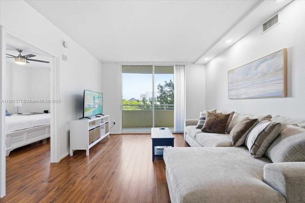 Small Image of 18800 NORTH EAST 29TH AVE #302, Aventura Number 21