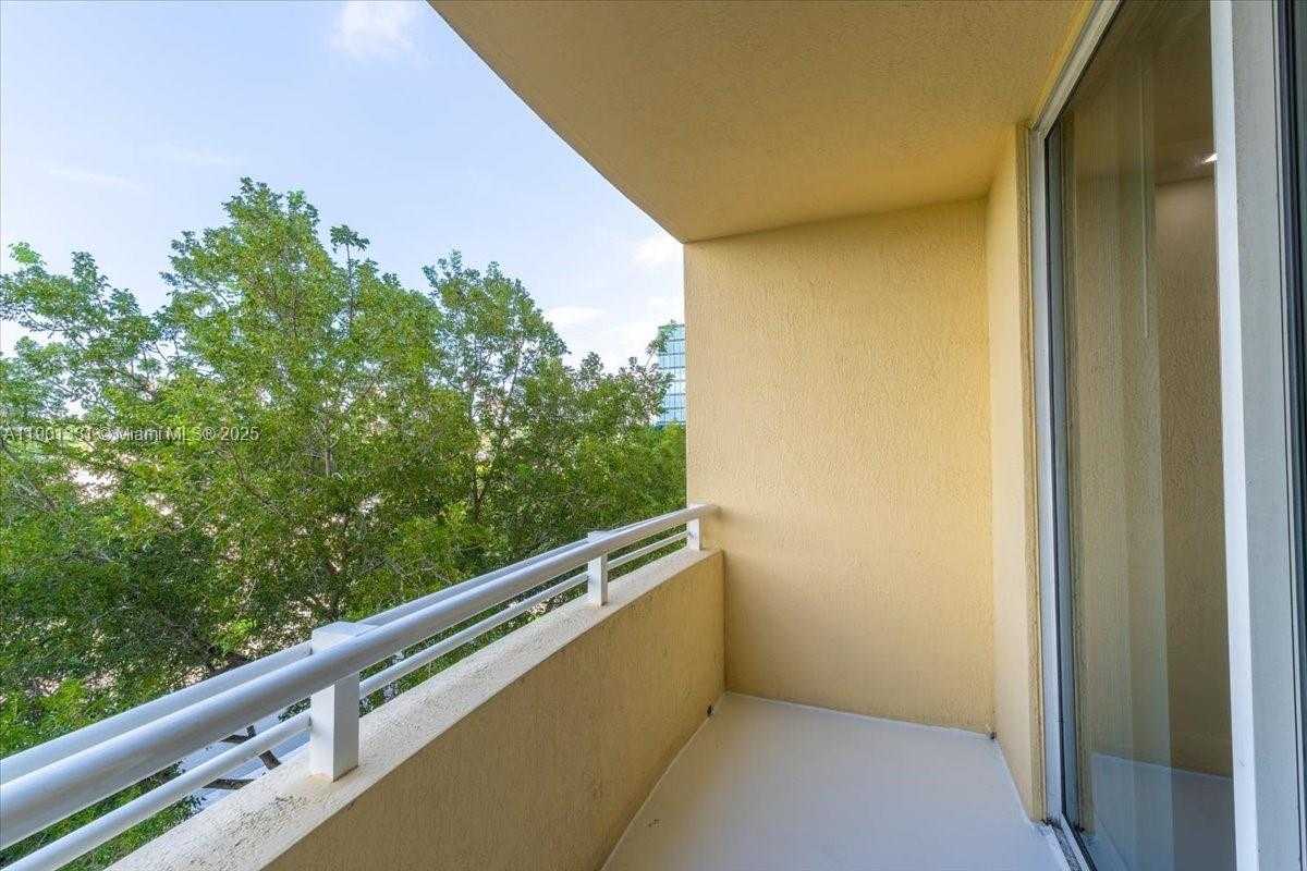 Small Image of 18800 NORTH EAST 29TH AVE #302, Aventura Number 24