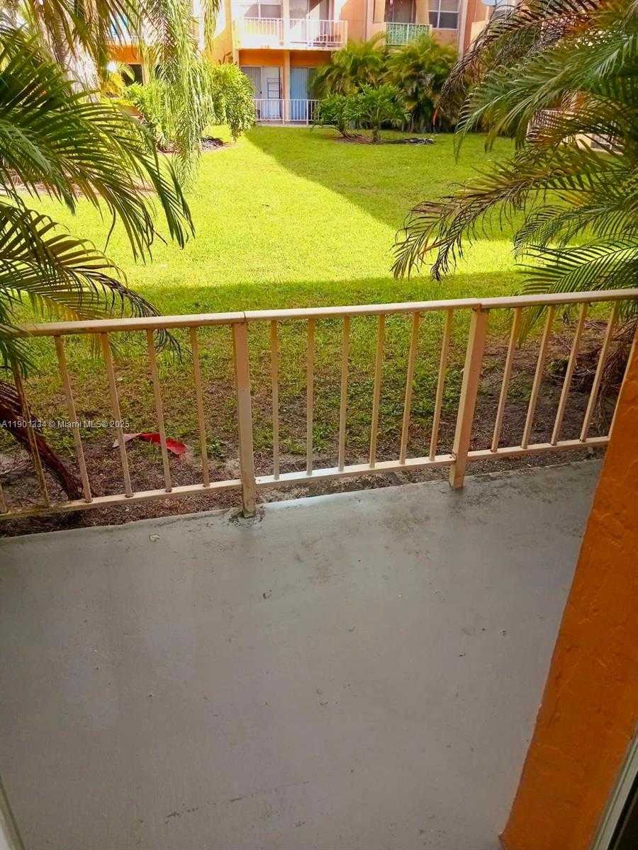 Small Image of 18051 NORTH WEST 68TH AVE #J102, Hialeah Number 15