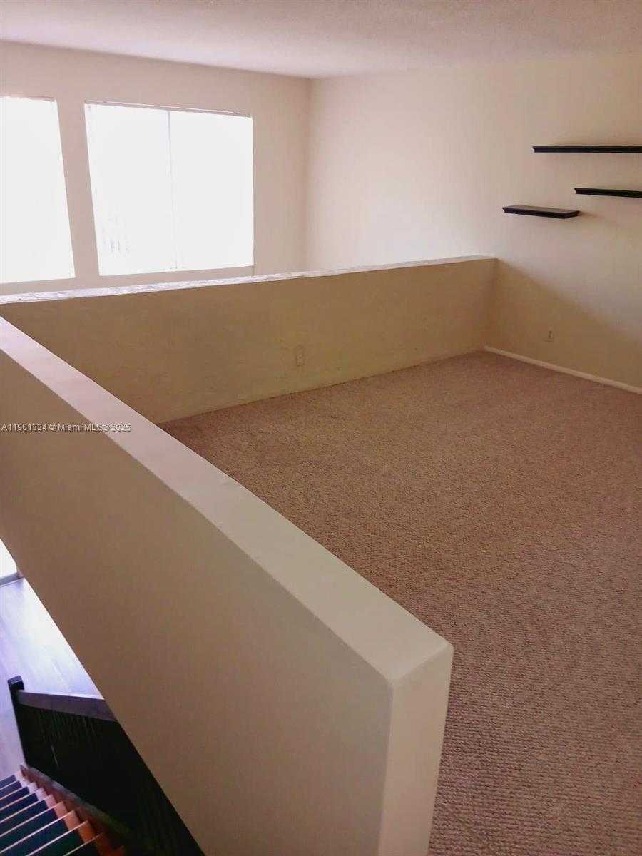 Small Image of 18051 NORTH WEST 68TH AVE #J102, Hialeah Number 7