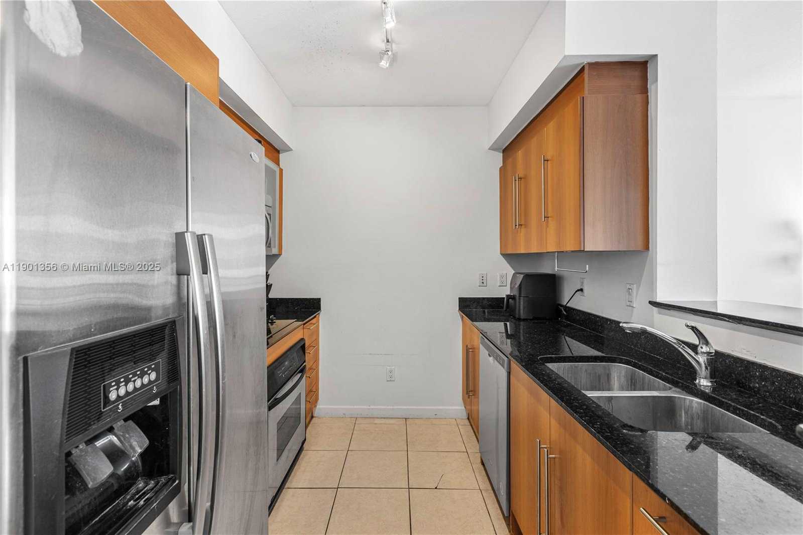 Small Image of 335 Biscayne Blvd, Miami, FL 33132, USA Number 10