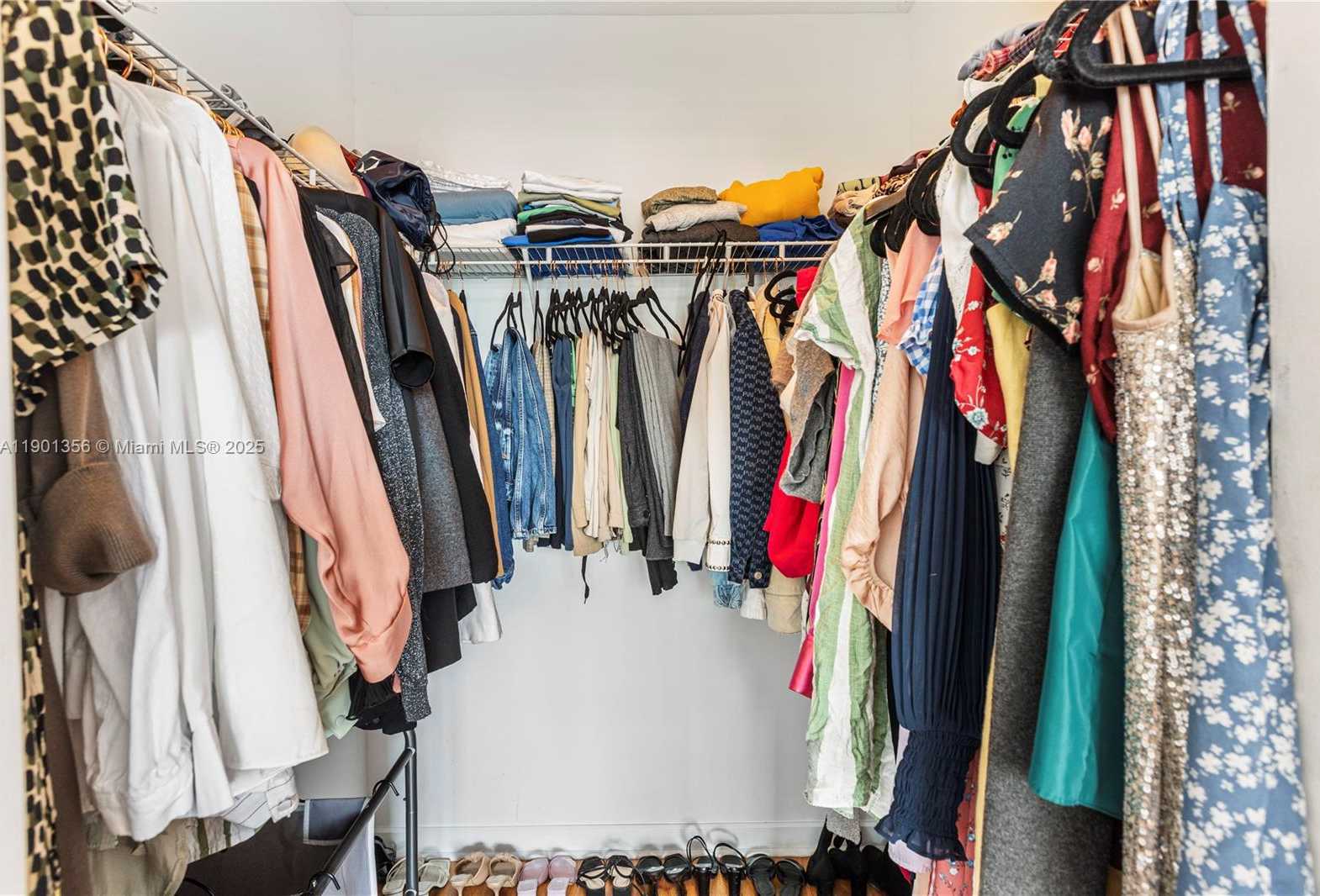 Small Image of 335 Biscayne Blvd, Miami, FL 33132, USA Number 15