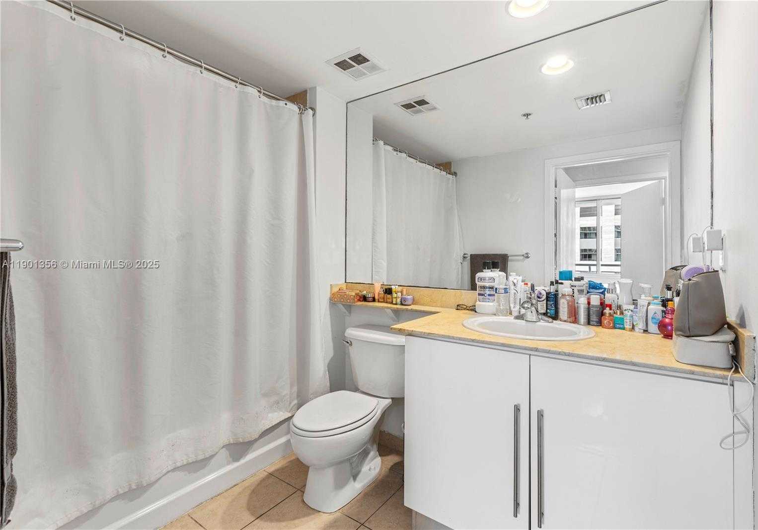 Small Image of 335 Biscayne Blvd, Miami, FL 33132, USA Number 16