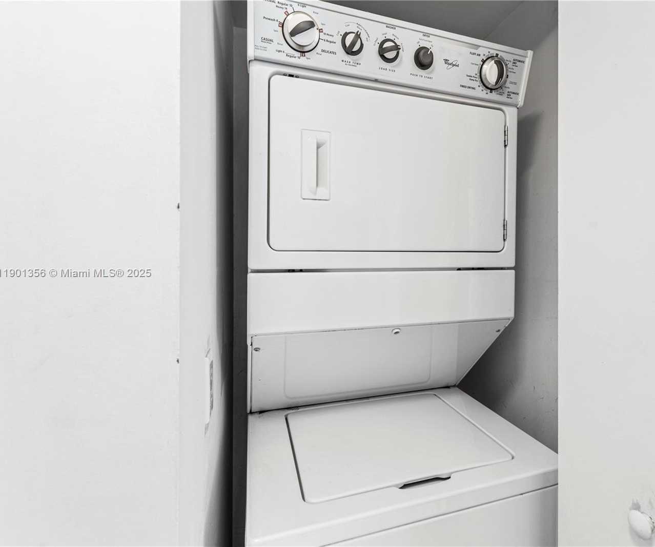 Small Image of 335 Biscayne Blvd, Miami, FL 33132, USA Number 17