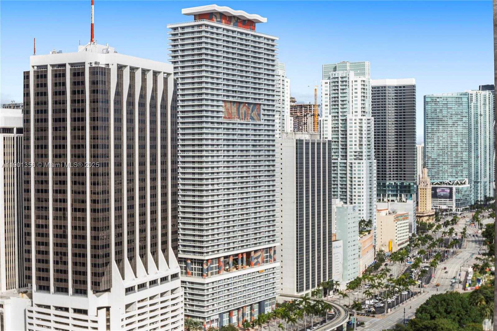 Small Image of 335 Biscayne Blvd, Miami, FL 33132, USA Number 4