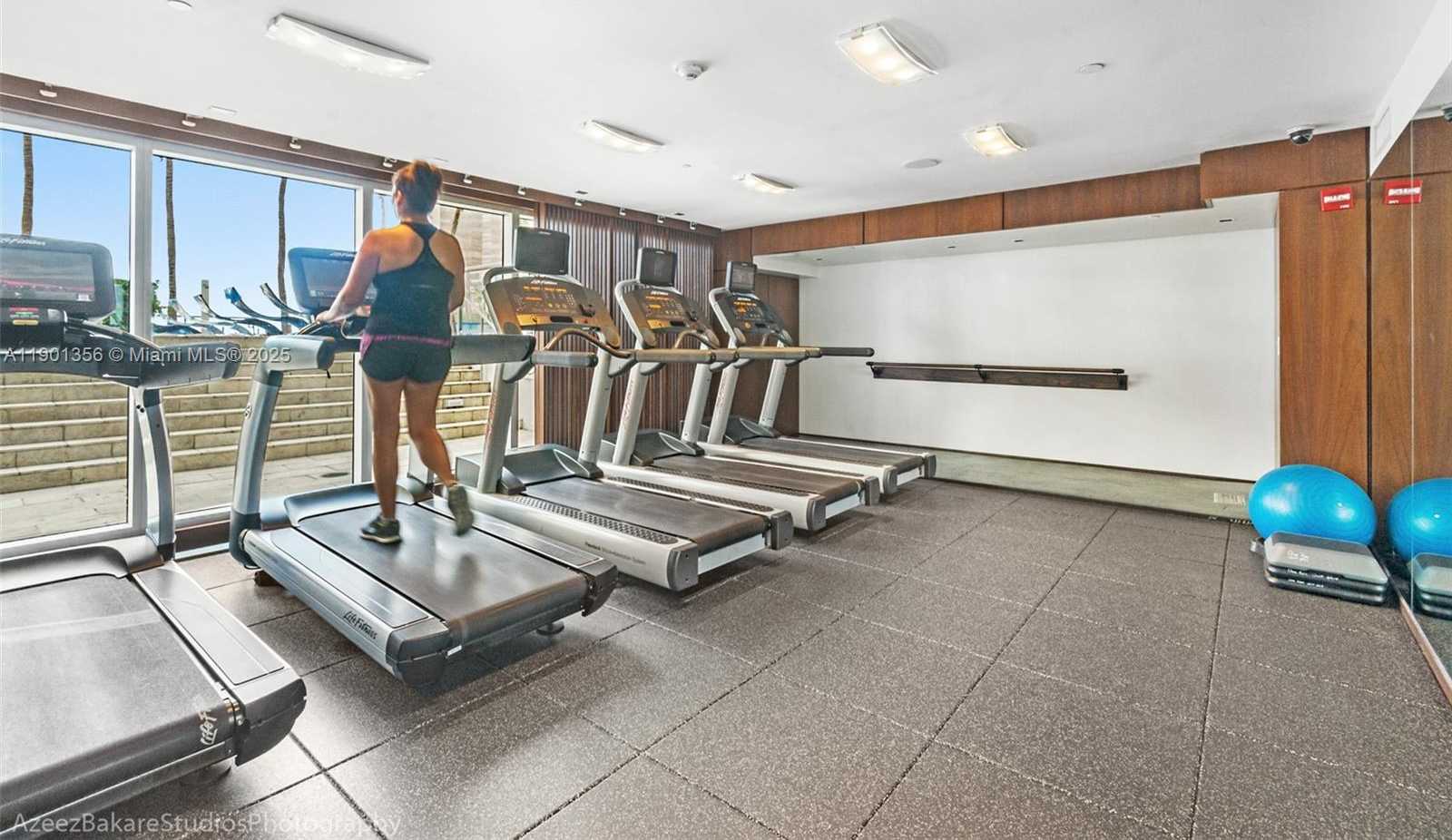 Small Image of 335 Biscayne Blvd, Miami, FL 33132, USA Number 45