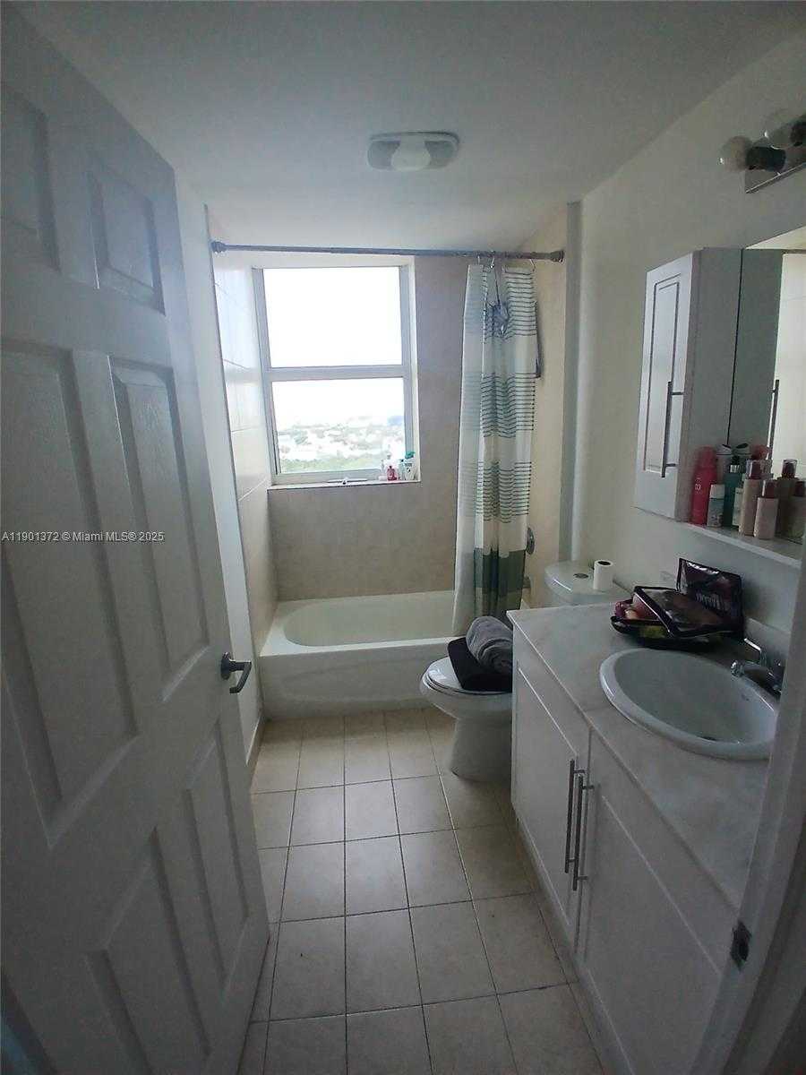 Small Image of 275 NORTH EAST 18TH ST #1903, Miami Number 9