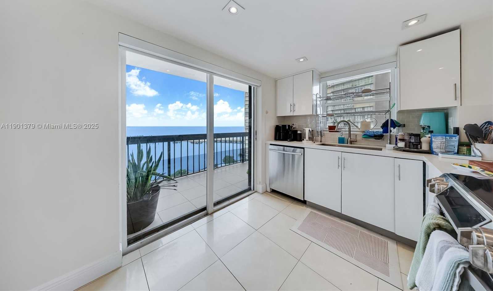 Small Image of 2333 BRICKELL AVE #1406, Miami Number 12