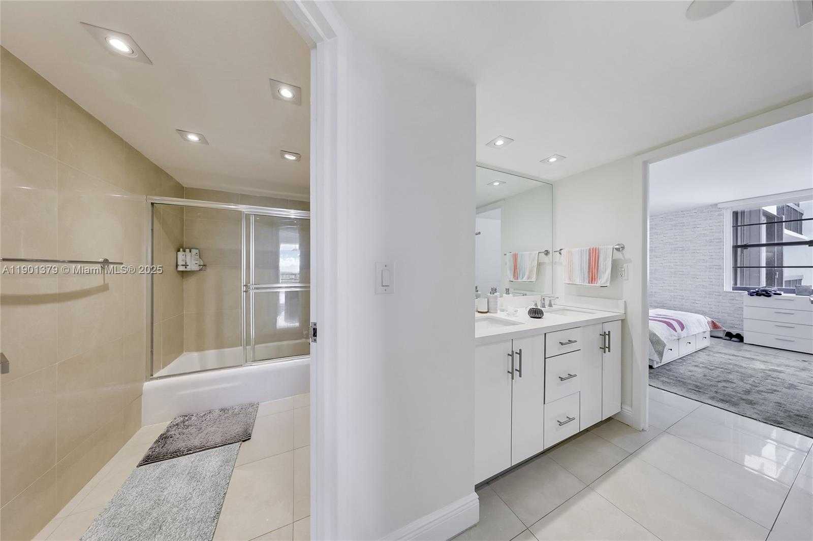 Small Image of 2333 BRICKELL AVE #1406, Miami Number 19