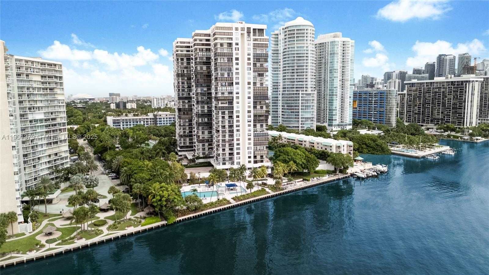Small Image of 2333 BRICKELL AVE #1406, Miami Number 2