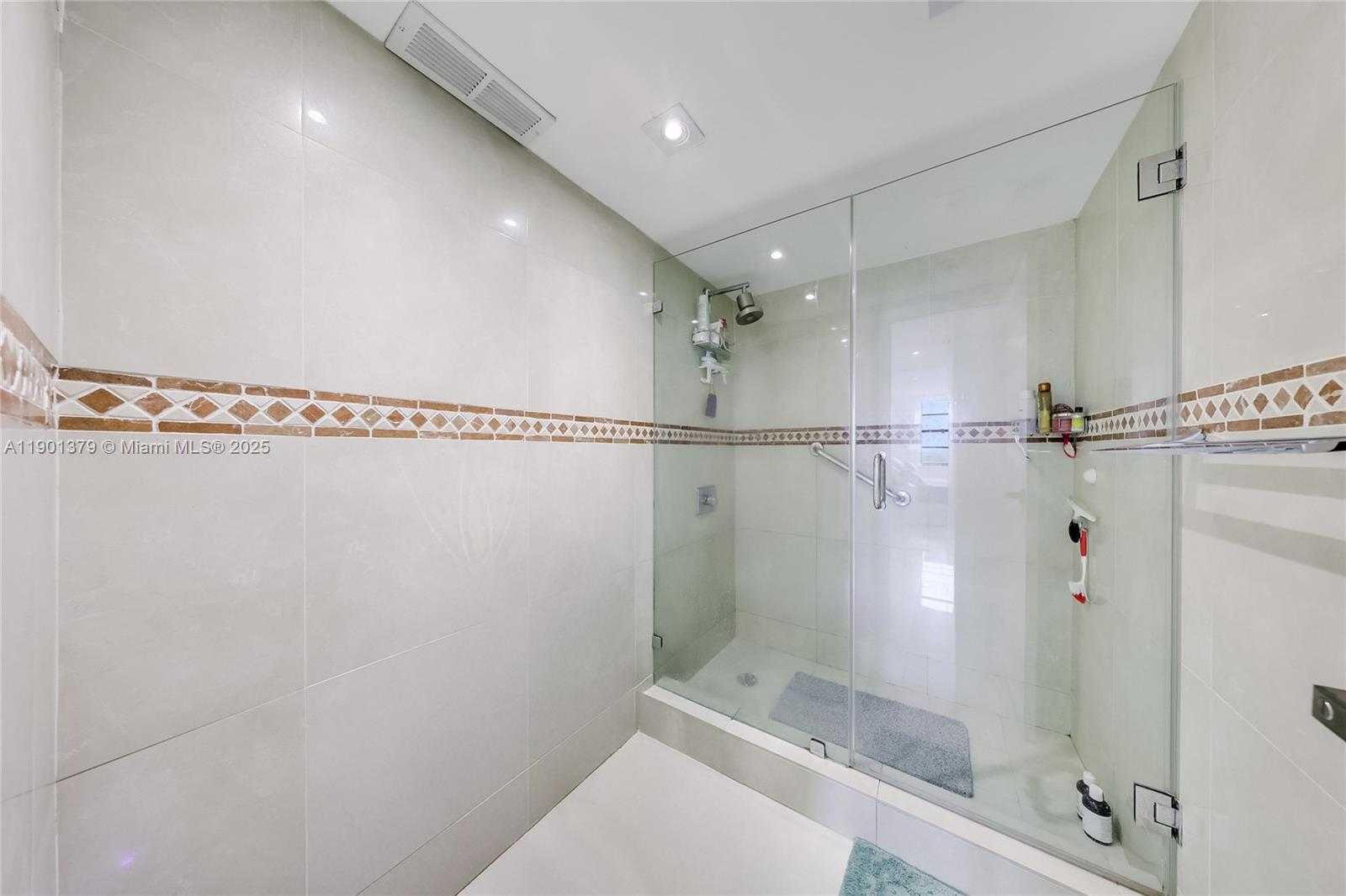 Small Image of 2333 BRICKELL AVE #1406, Miami Number 21