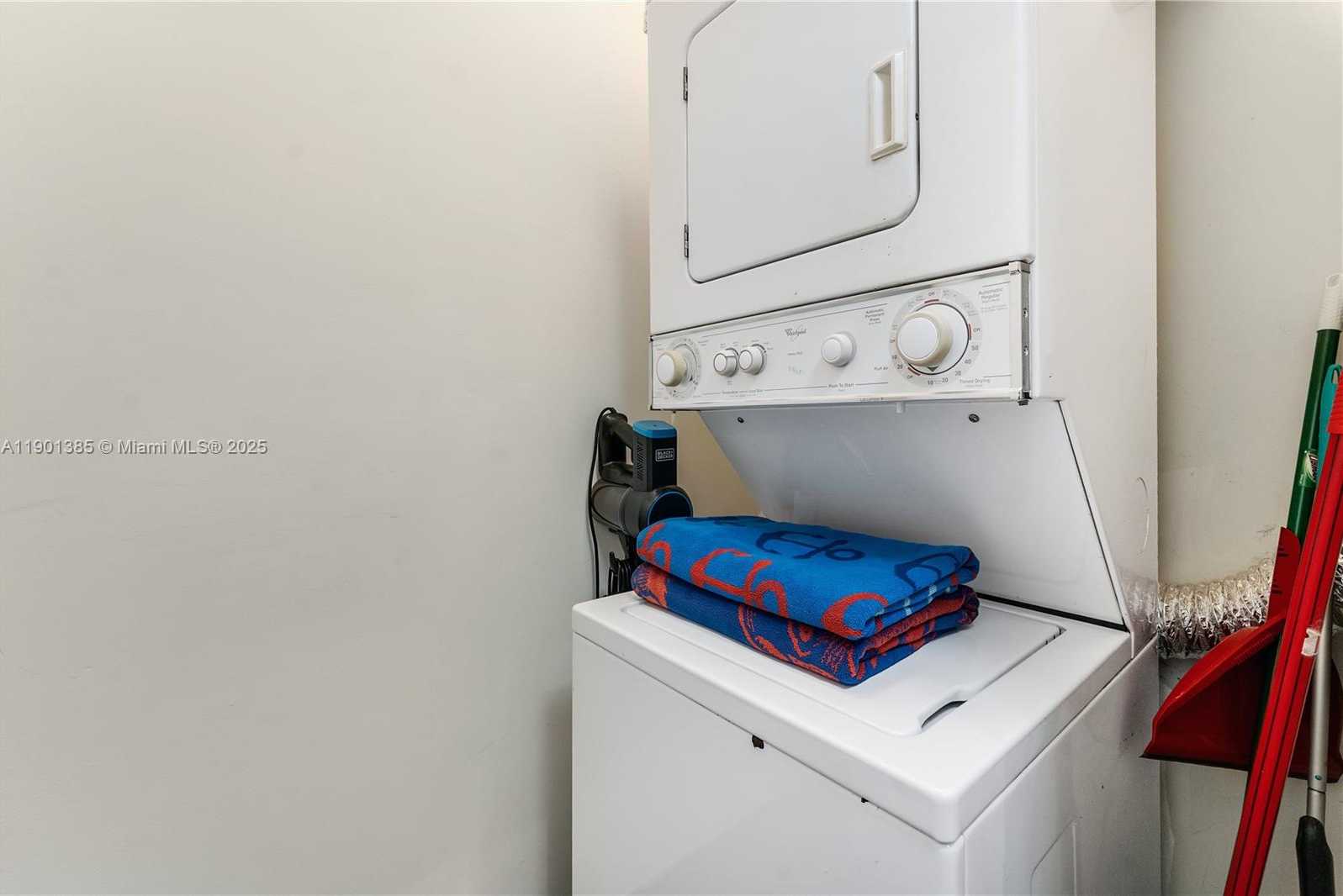 Small Image of 927 EUCLID AVE #6, Miami Beach Number 13