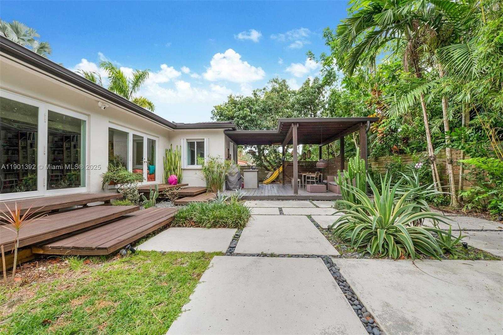 Small Image of 5800 SOUTH WEST 50TH TER, Miami Number 14